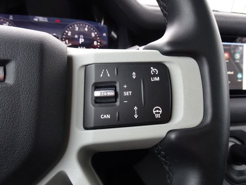 Used 2020 Land Rover Defender 110 SE image 34