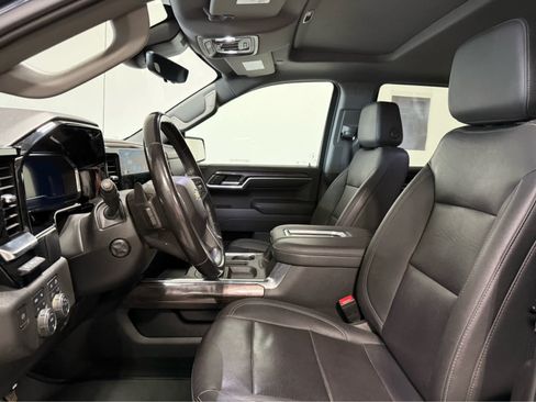 Used 2022 Chevrolet Silverado 1500 LTZ w/ LTZ Premium Package AWD/4WD image 14