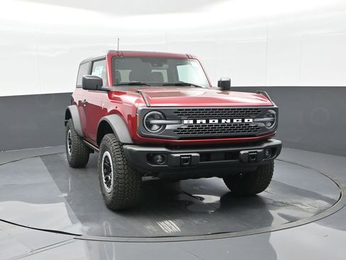 New 2025 Ford Bronco Badlands w/ Sasquatch Package image 2