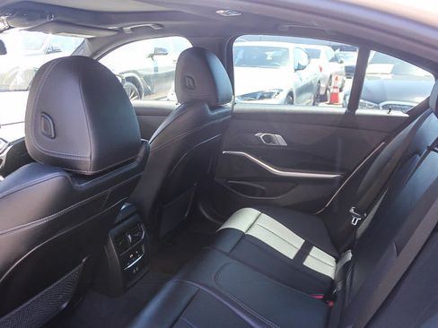 Used 2023 BMW 330i Sedan w/ Convenience Package RWD image 17