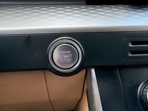 Used 2023 Kia Carnival LX image 30