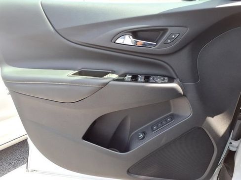 Used 2023 Chevrolet Equinox Premier FWD image 17