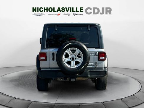 Used 2019 Jeep Wrangler Sport AWD/4WD image 4