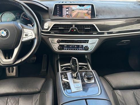 Used 2019 BMW 740i w/ Executive Package image 19