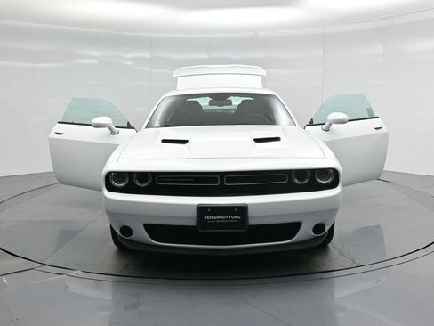 Used 2020 Dodge Challenger SXT image 25