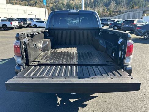 Certified 2022 Toyota Tacoma TRD Sport image 12