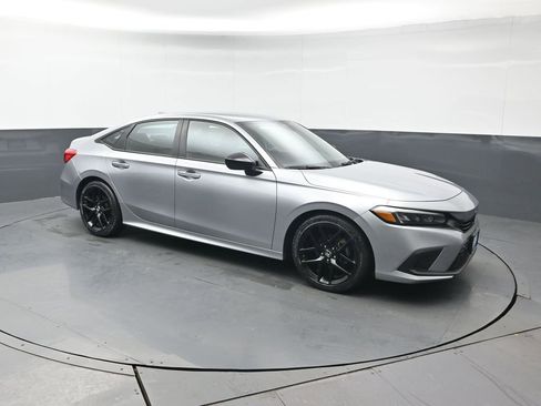 Used 2023 Honda Civic Sport image 8