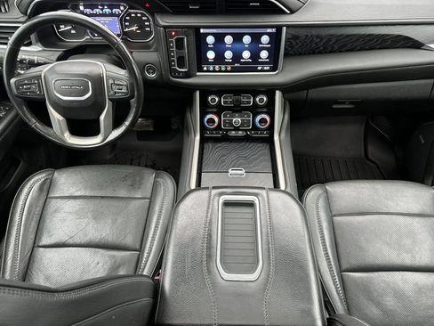 Used 2021 GMC Yukon Denali w/ Denali Premium Package image 14