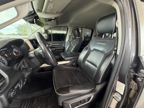 Used 2022 RAM 1500 Laramie AWD/4WD image 12