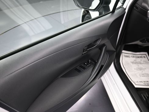 Used 2023 Toyota Corolla LE image 18