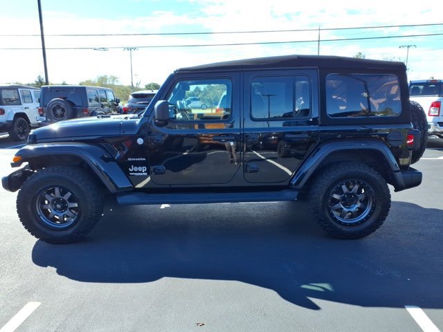 Used 2018 Jeep Wrangler Unlimited Sahara AWD/4WD image 4