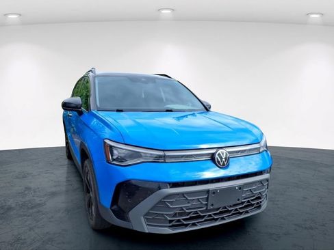 Used 2025 Volkswagen Taos SE AWD/4WD image 10