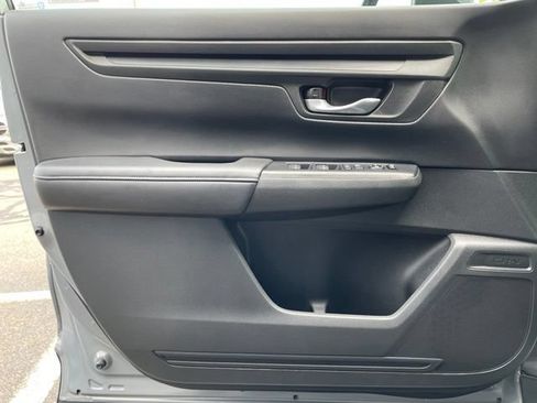 Used 2024 Honda CR-V LX image 9