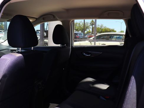 Used 2017 Nissan Rogue S AWD/4WD image 33