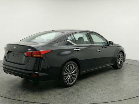 Used 2025 Nissan Altima 2.5 SV FWD image 9