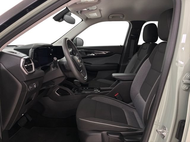 Used 2025 Chevrolet TrailBlazer LT AWD/4WD image 12