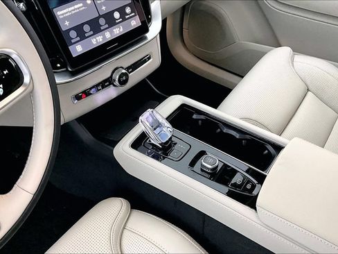 New 2026 Volvo XC90 T8 Ultra w/ Protection Package Premier AWD/4WD image 27
