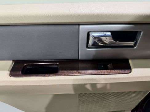 Used 2012 Ford Expedition XLT RWD image 28