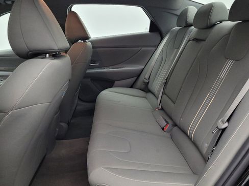 Used 2025 Hyundai Elantra SEL image 18