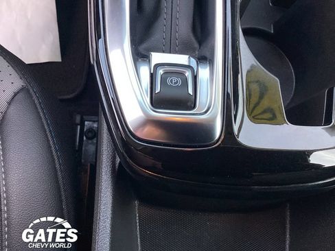 Used 2024 Chevrolet Trax LT w/ Driver Confidence Package FWD image 28