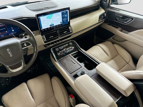 Used 2024 Lincoln Navigator Reserve w/ Monochromatic Package AWD/4WD image 25