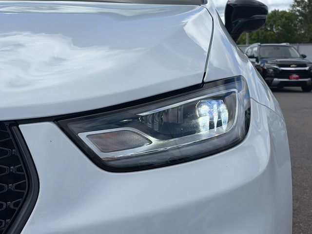 Used 2025 Chrysler Pacifica Limited FWD image 19