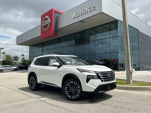 New 2026 Nissan Rogue Platinum AWD/4WD image 1