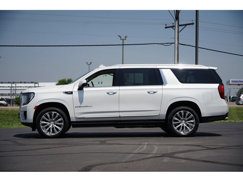 Used 2021 GMC Yukon XL Denali w/ Denali Premium Package AWD/4WD image 6