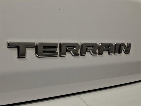 Used 2021 GMC Terrain SLE w/ LPO, Floor Liner Package image 29