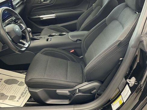 Used 2025 Ford Mustang Coupe RWD image 8