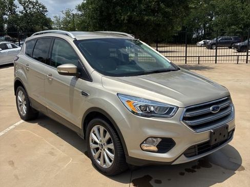 Used 2017 Ford Escape Titanium FWD image 2
