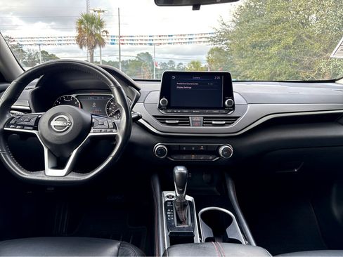 Certified 2024 Nissan Altima 2.5 SR image 4