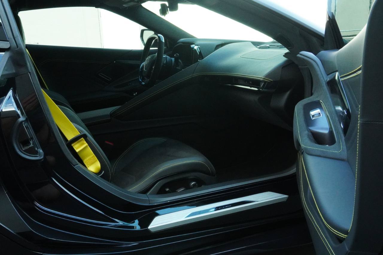 Used 2025 Chevrolet Corvette Z06 w/ Z07 Performance Package RWD image 46