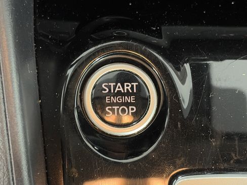 Used 2023 Nissan Versa SV image 24