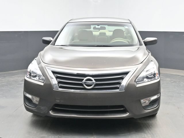 Used 2014 Nissan Altima 2.5 S w/ Sport Value Package FWD image 3