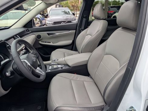 Used 2023 INFINITI QX50 Luxe FWD image 10