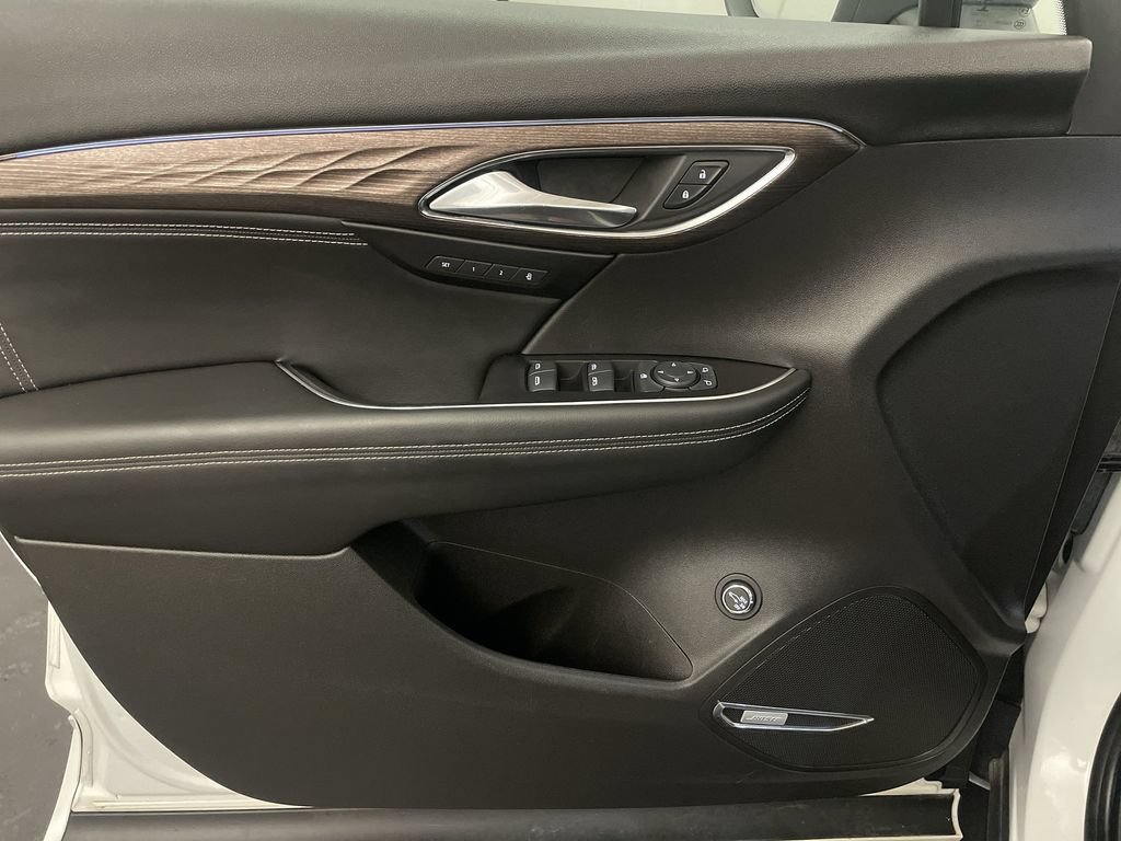 Used 2022 Buick Envision Avenir w/ Technology Package II AWD/4WD image 17