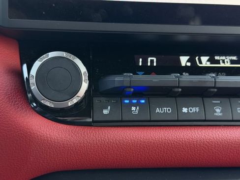 Used 2025 Toyota Sequoia TRD Pro AWD/4WD image 22