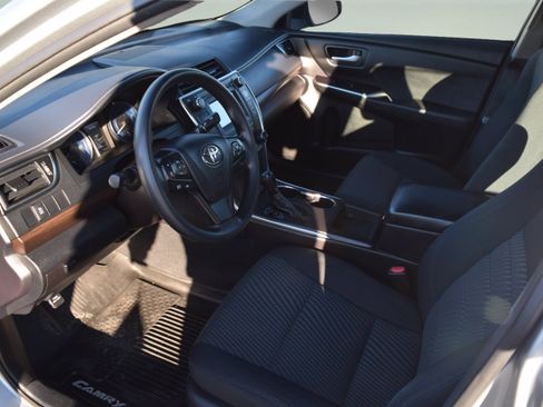 Used 2017 Toyota Camry LE image 7