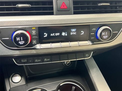 Used 2017 Audi A4 2.0T Premium image 15