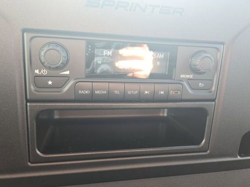 Used 2025 Mercedes-Benz Sprinter 2500 image 20