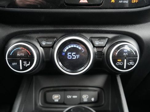 Certified 2023 Hyundai Venue Limited image 30