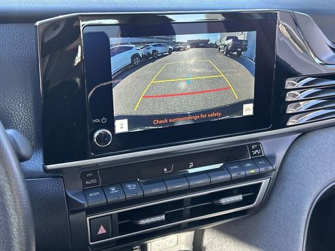 Used 2025 Toyota Camry LE w/ Convenience Package image 23