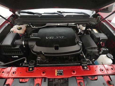 Used 2021 Chevrolet Colorado Z71 w/ Safety Package AWD/4WD image 17