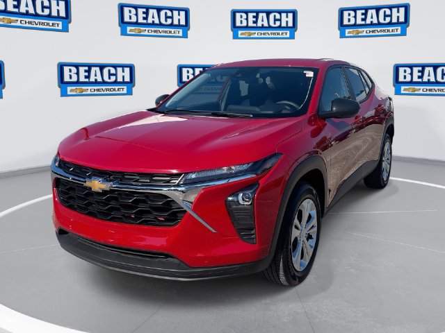 Used 2026 Chevrolet Trax LS FWD image 1