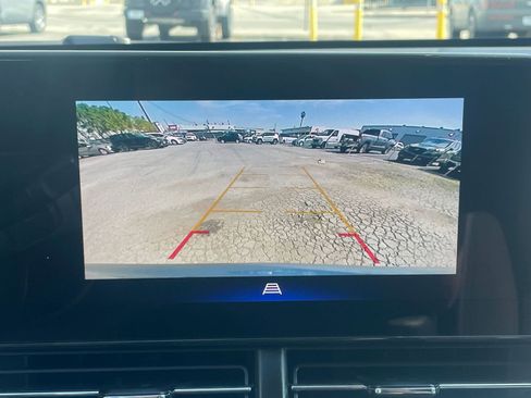 Used 2025 Chevrolet Trax LT w/ LT Convenience Package image 24