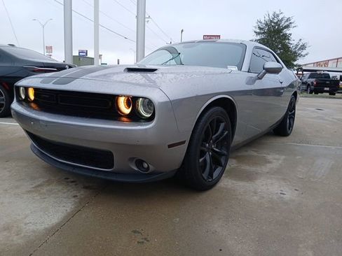 Used 2016 Dodge Challenger SXT Plus image 3