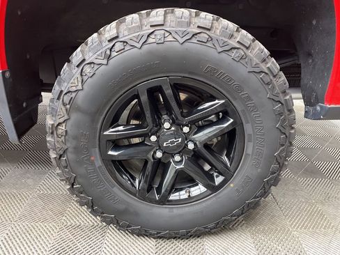 Used 2019 Chevrolet Silverado 1500 LT Trail Boss AWD/4WD image 30