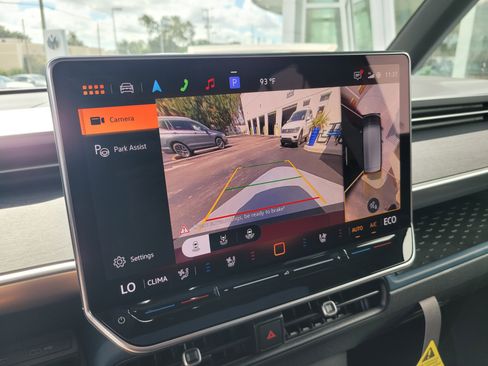 New 2025 Volkswagen ID. Buzz Pro S Plus image 23