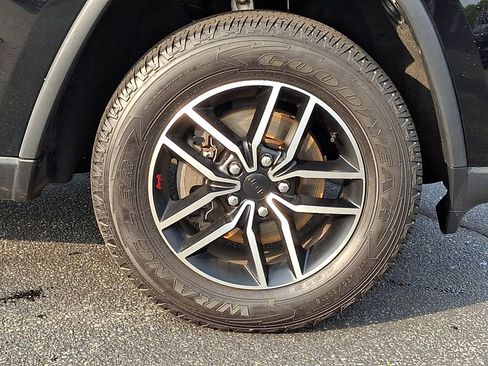 Used 2020 Jeep Grand Cherokee Trailhawk AWD/4WD image 8